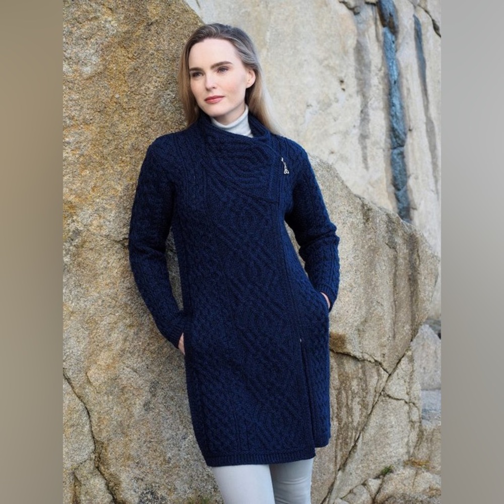Aran Sweater Market knit Coatigan with Celtic Knot Side zip navy blue Large